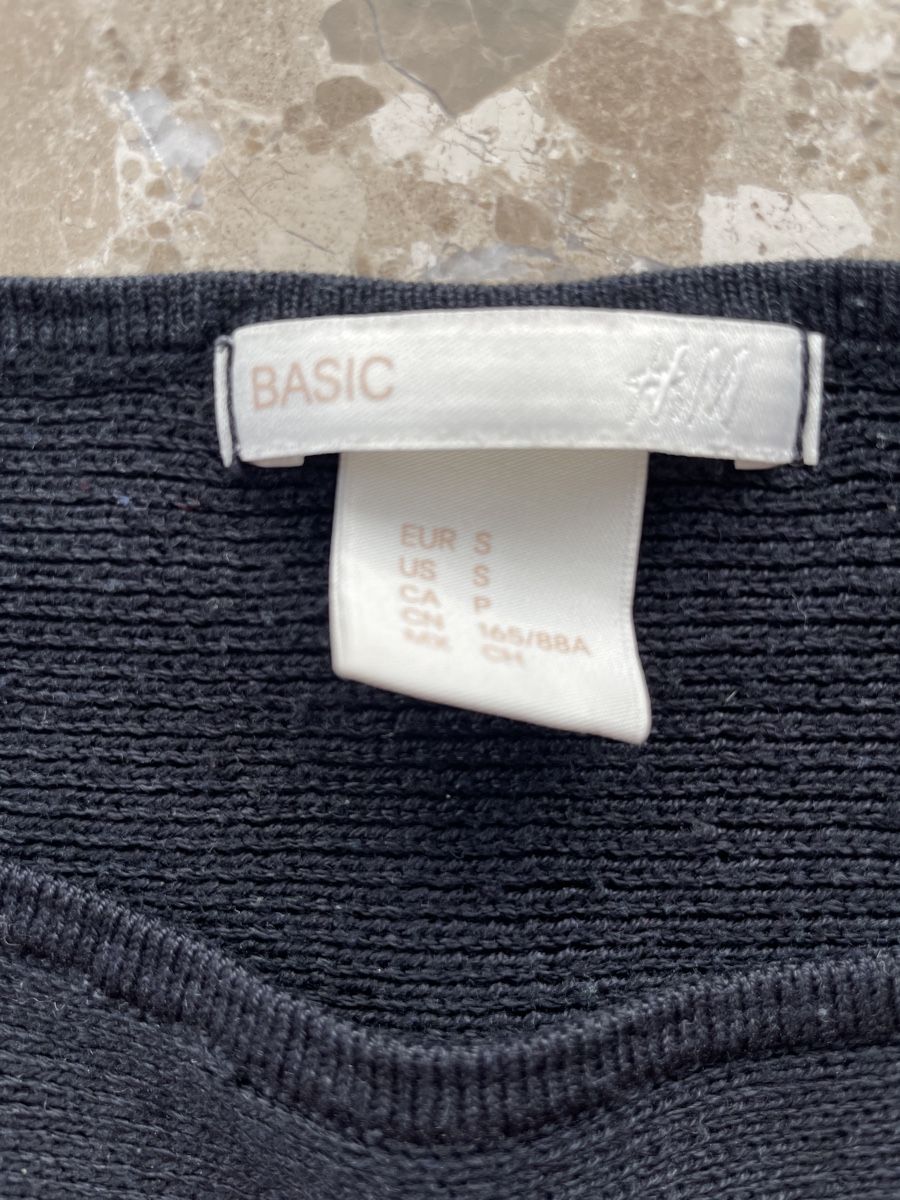 H&M Pullover & Sweatshirts: Schwarzer Strickpullover – Gebraucht aus Luzern von cor_26bj 1