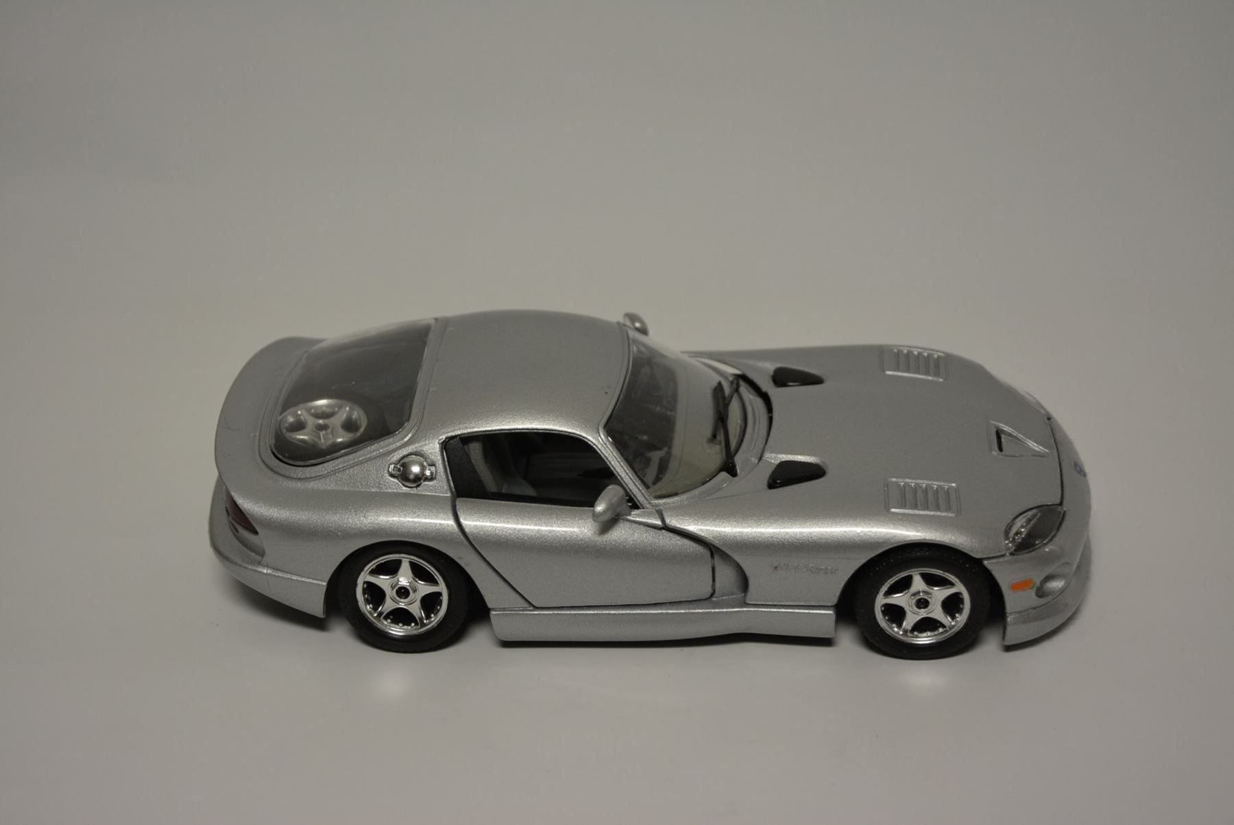 Bburago Modellini d'auto: Dodge Viper GTS , Bburago , 1:24 – Usato da Goldach venduto da Feivel9 5