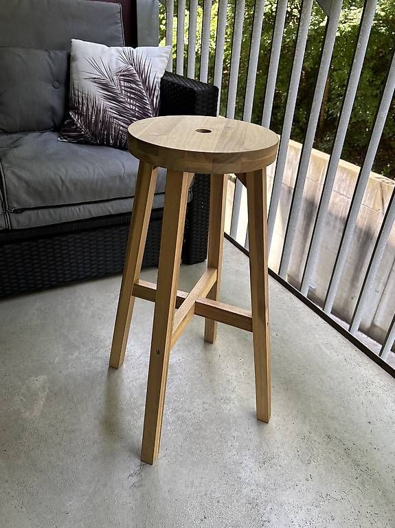 Hocker: Tabouret / Piédestal – Gebraucht aus Fribourg von Brosciuttofunghi