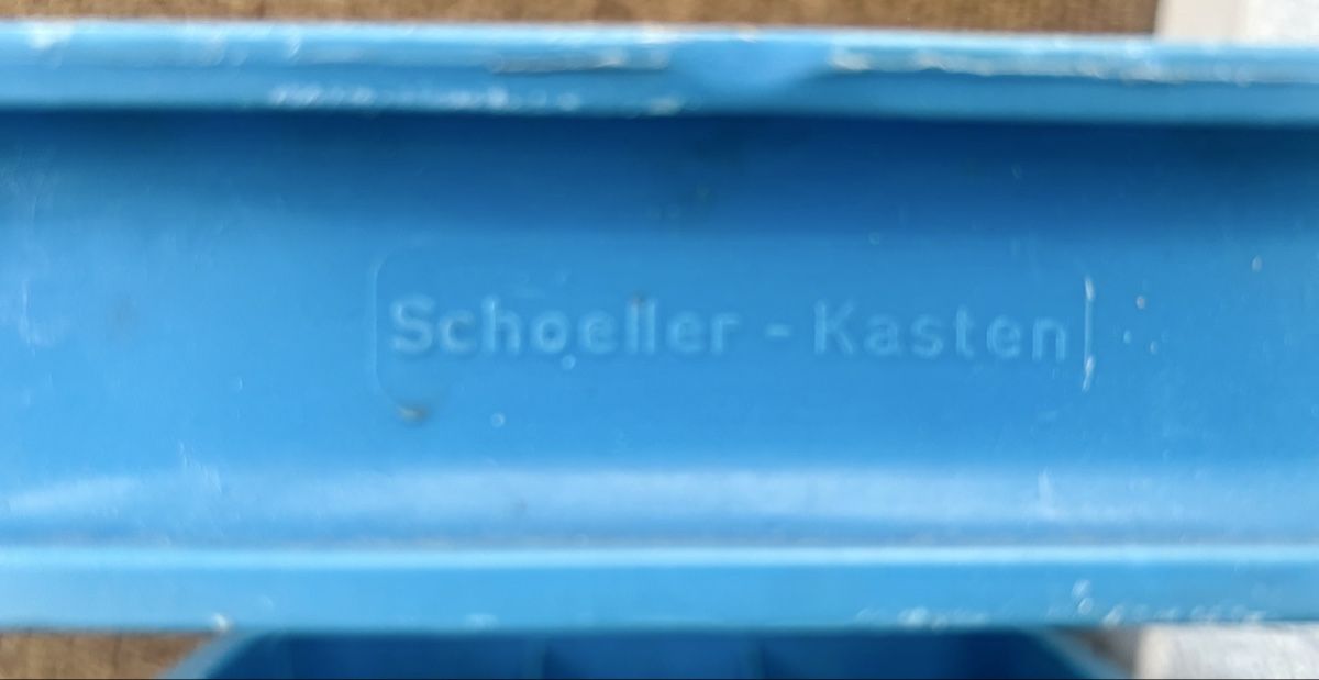 Weingestelle & -ständer: Vintage Getränkekasten  – Gebraucht aus Aesch BL von Sam-3 3