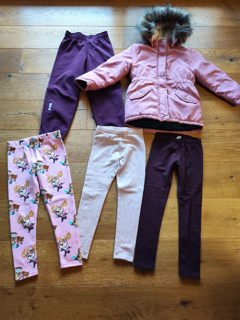 Lotti & Set di vestiti: Kleiderpaket i Gr. 122 – Usato da Kriens venduto da Xonox 2