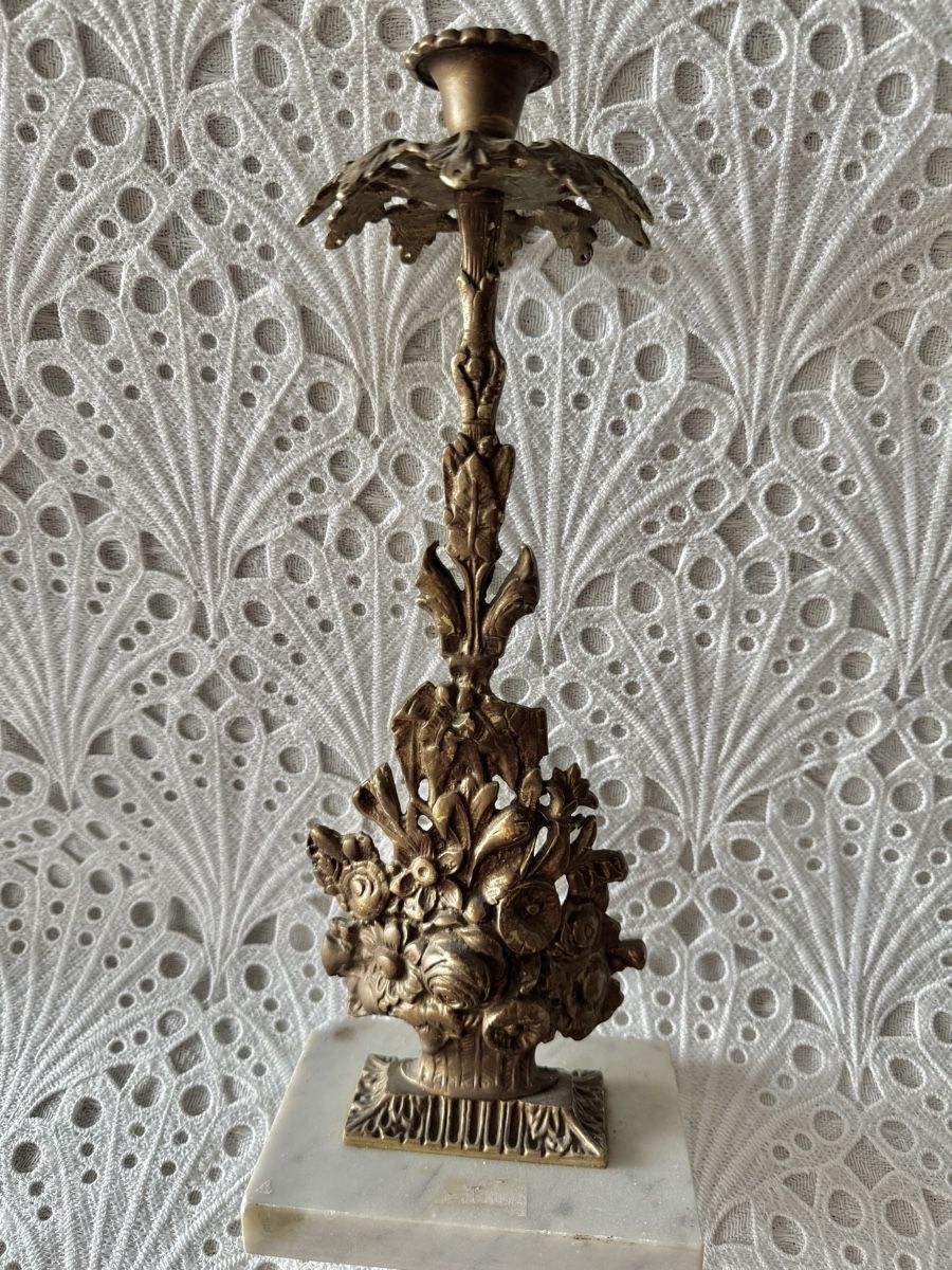 Kerzenständer: Prunkvoller Messing Kerzenständer Floral mit Mamor 38cm – Gebraucht aus Frenkendorf von Only1