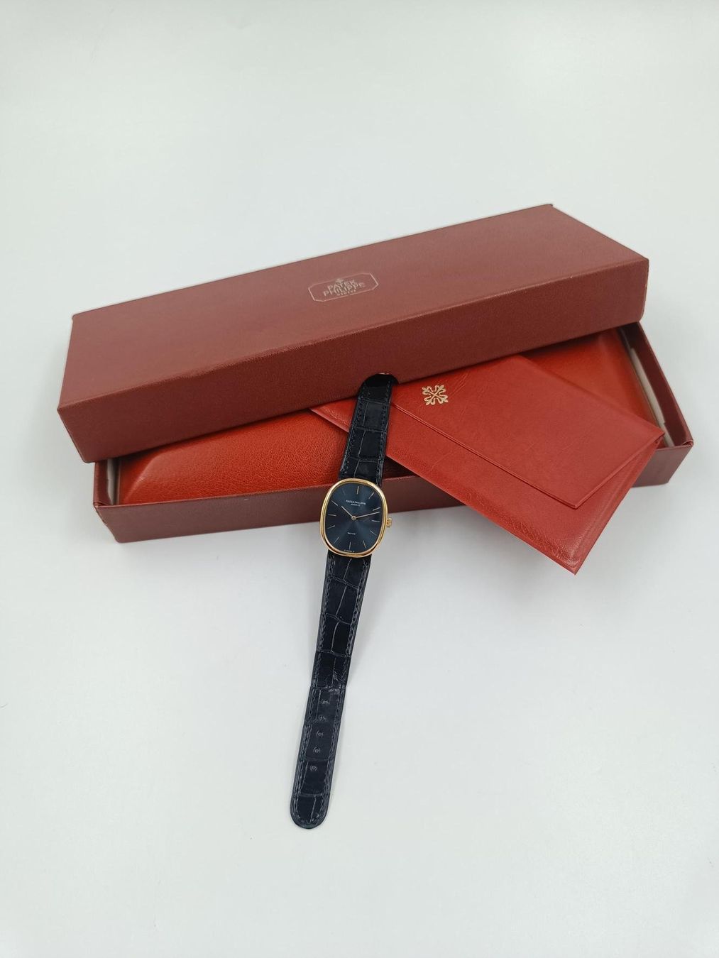 Patek Philippe Orologi: PATEK PHILIPPE " ELLIPSE D'OR " BEYER SIGNED, 3848 FULL SET – Usato da Luzern venduto da EdiGem
