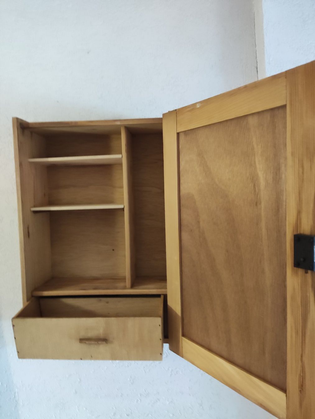 Tutte le decorazioni: Bemahltes Holz Hängeschränklein – Usato da Gränichen venduto da dani065 3