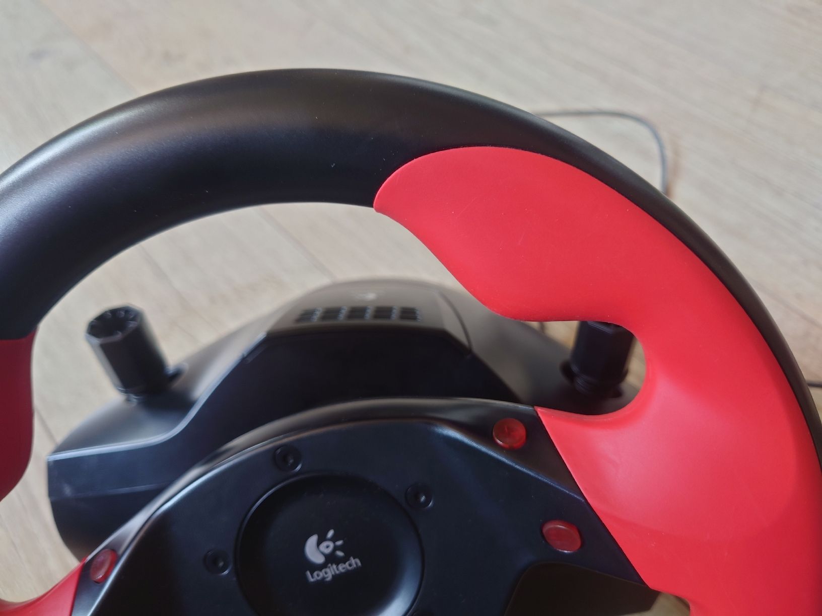 Logitech Manettes: Logitech WingMan Formula Force GP Lenkrad mit Pedalen – D'occasion à Wettingen par l_i500 6