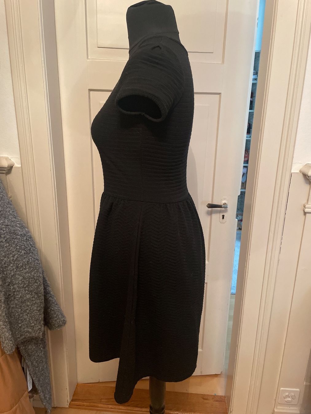 La Redoute Vestiti: Schwarzes Kleid von La Redoute – Usato da Horgen venduto da and_52jt 1