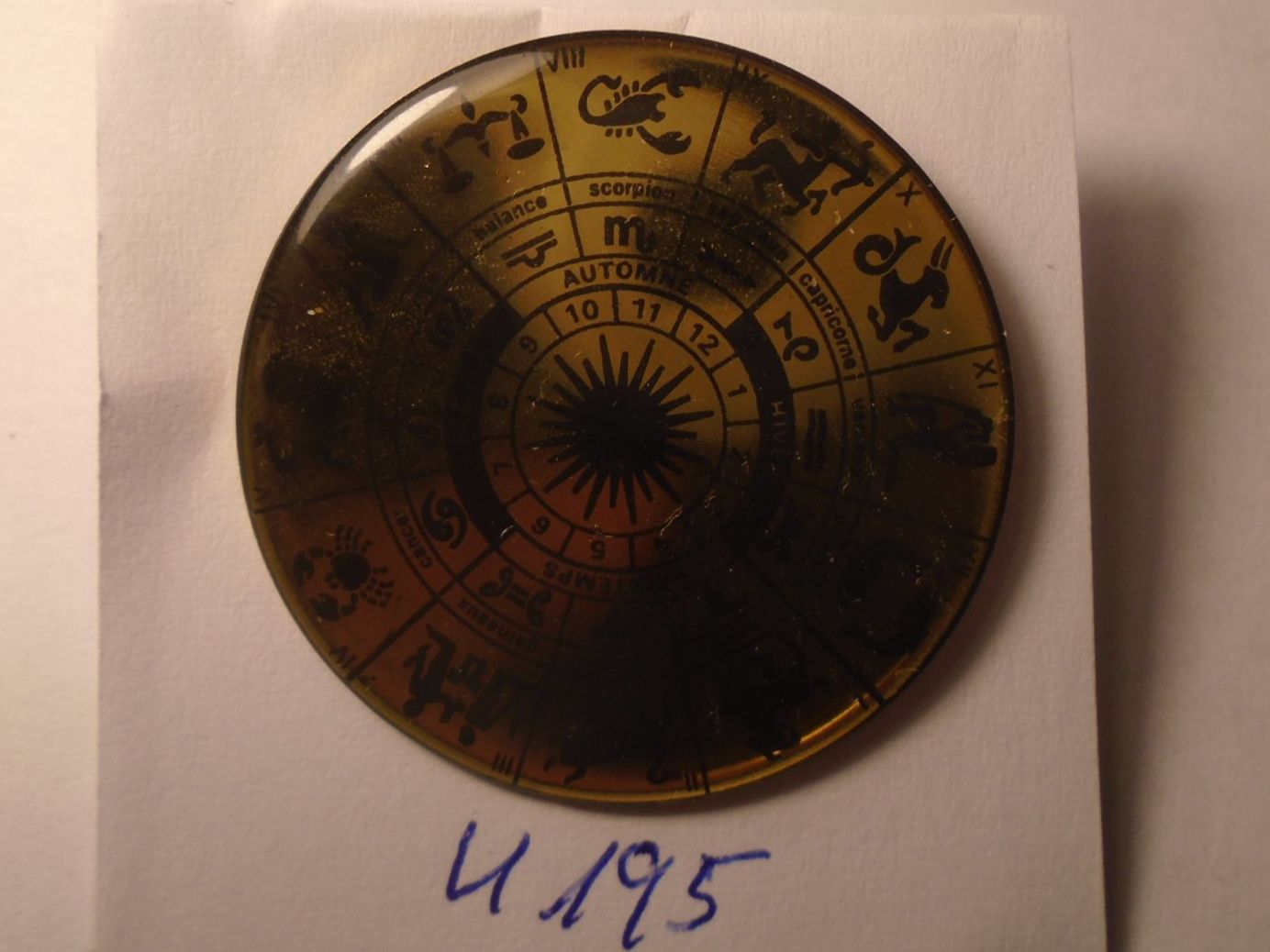 Placchette & Badge: 1 Tierkreiszeichen Pin (U195) – Usato da Winterthur venduto da Beli2000 1