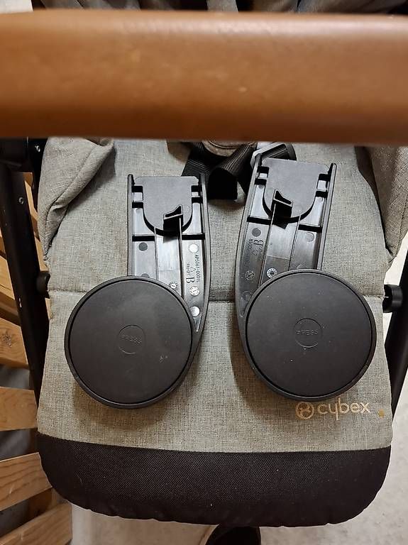 Cybex Lecteurs & Adaptateurs: Adaptateur siege auto Cybex – D'occasion à Mont-sur-Lausanne par Blasch3
