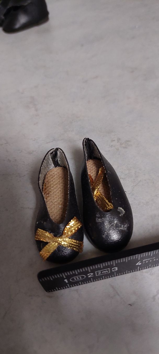 Puppen: Puppenschuhe – Gebraucht aus Muri AG von nindo1 5