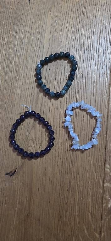 Bracciali & Braccialetti: 3 Armbänder mit Heilsteinen – Usato da Egliswil venduto da fab_tb28
