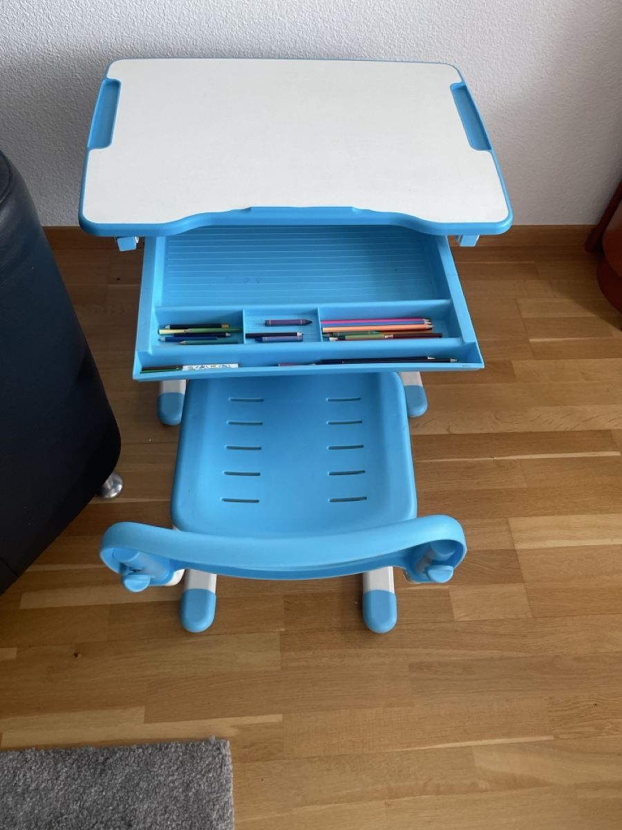 Set di tavolo e panche: Tisch mit Stuhl  – Usato da Birmensdorf ZH venduto da irina61