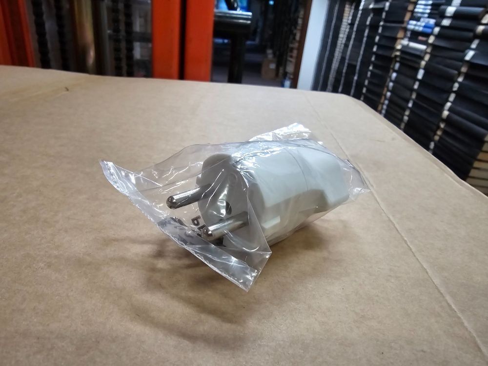 Spine: 3x neue CH-D Stromstecker in weiss ab 1.- – Nuovo e nell'imballaggio originale da KRINAU venduto da Mio_Liqstyle 5
