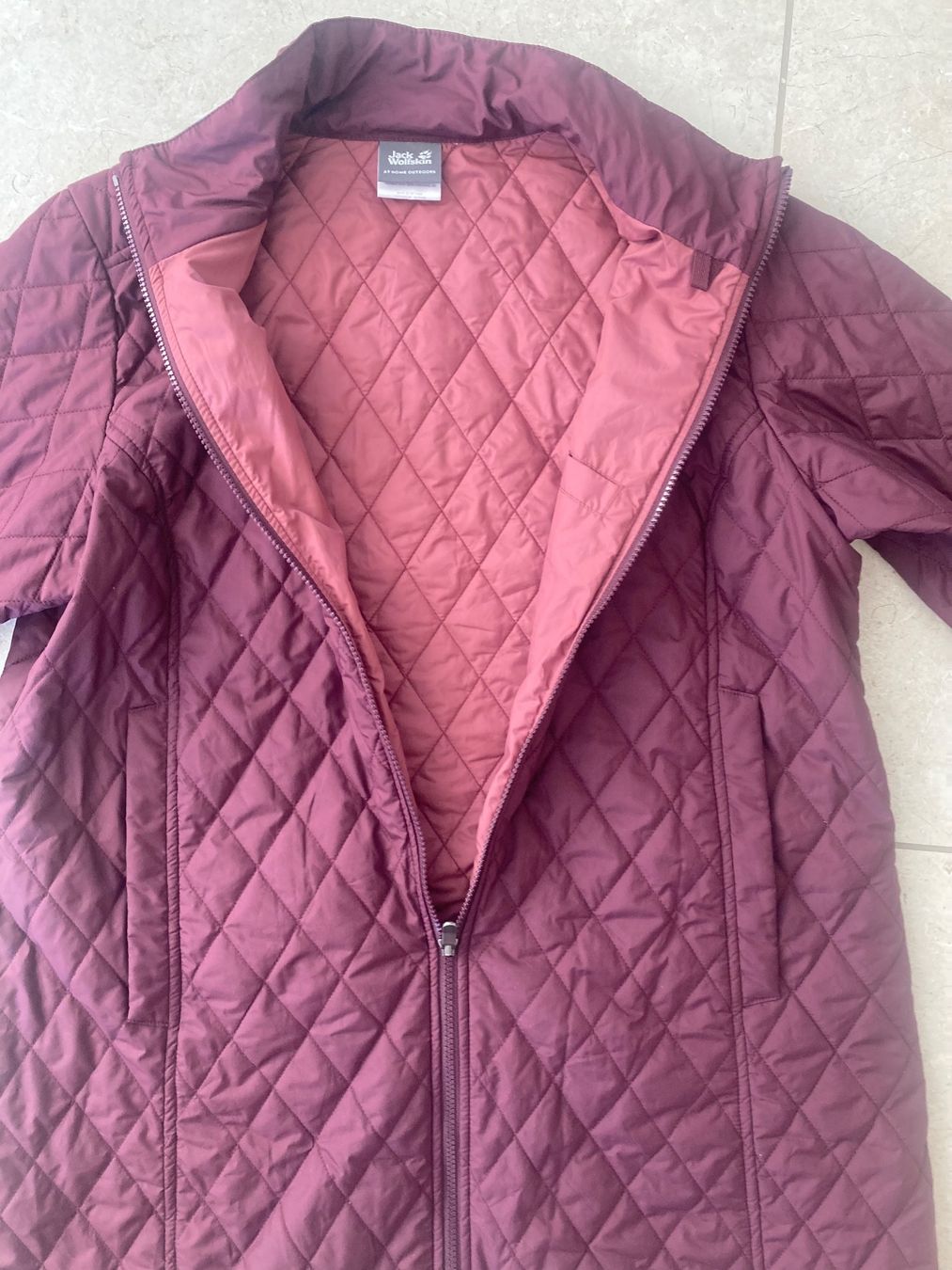 Jack Wolfskin Cappotti: Jack Wolfskin Steppmantel, bordeauxrot – Usato da Zürich venduto da len_nt78 2