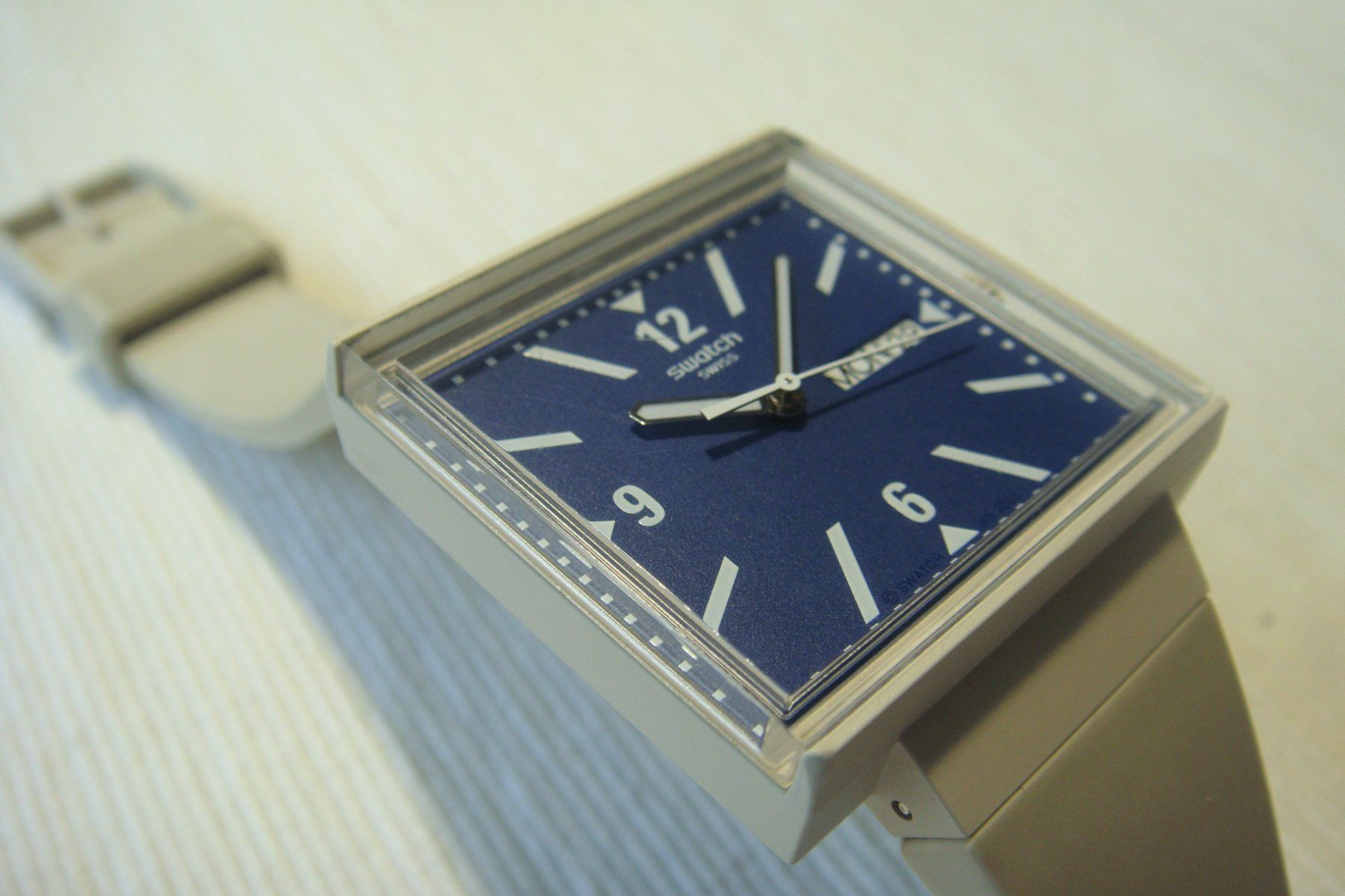 Swatch Montres: Swatch in Beige – D'occasion à Emmenbrücke par kuhn4951 4