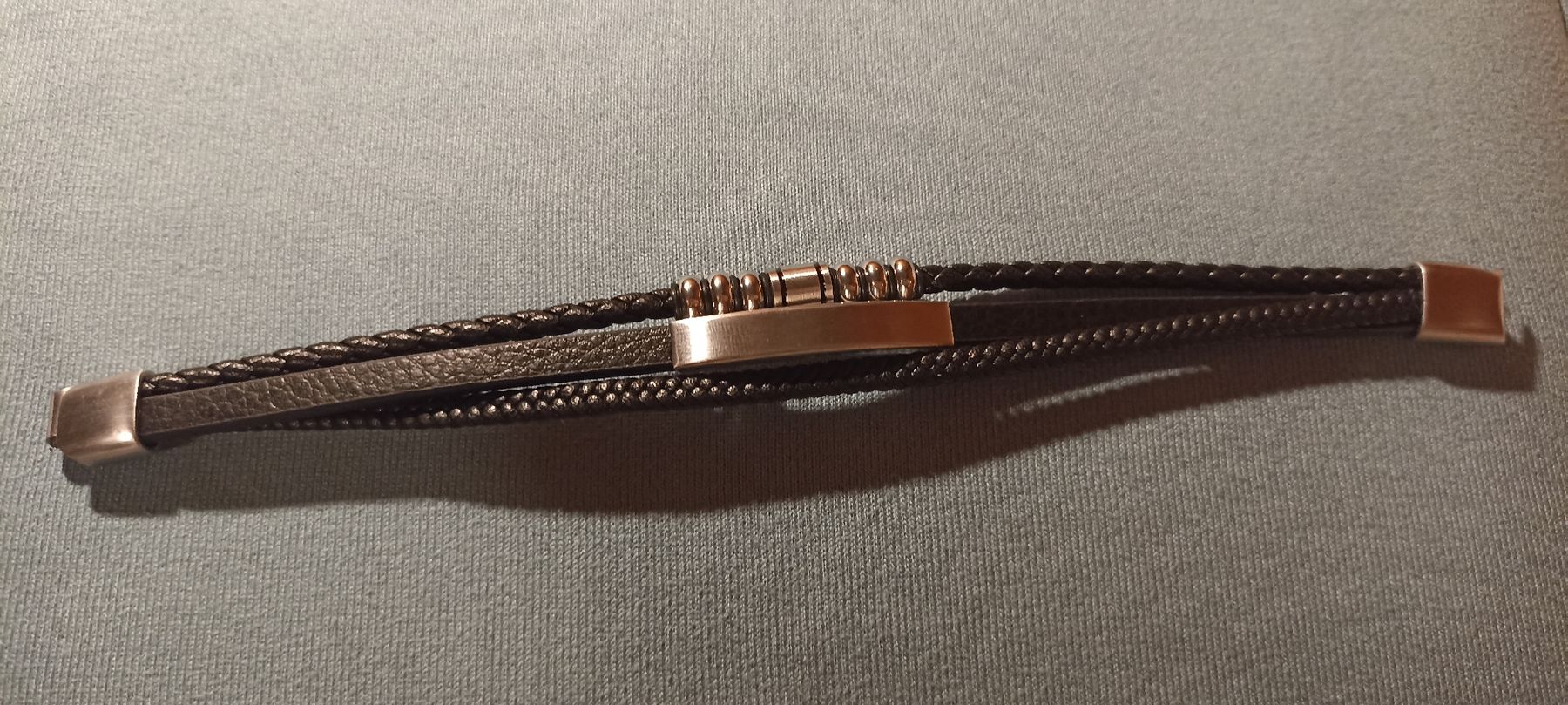Bracciali & Braccialetti: Lederarmband mit Edelstahlverschluss – Nuovo e nell'imballaggio originale da Luzern venduto da EZEREN 2