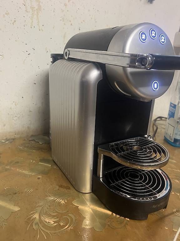 Machines à café & Machines à expresso: Nespreso Zenius. – D'occasion à Adliswil par Claris02 3