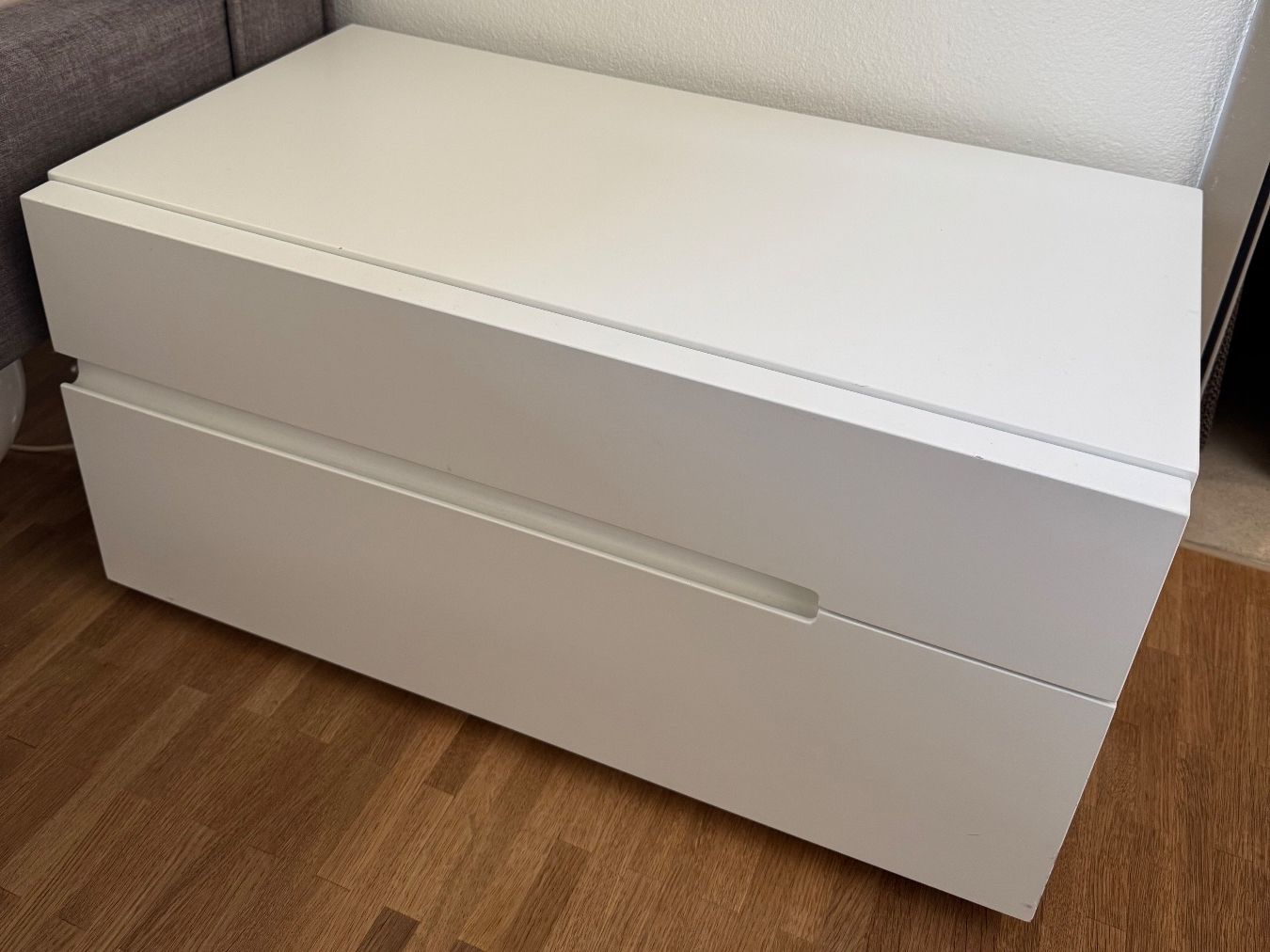 Tables de nuit: Nachttisch mit zwei Schubladen – D'occasion à Zürich par Saskia125