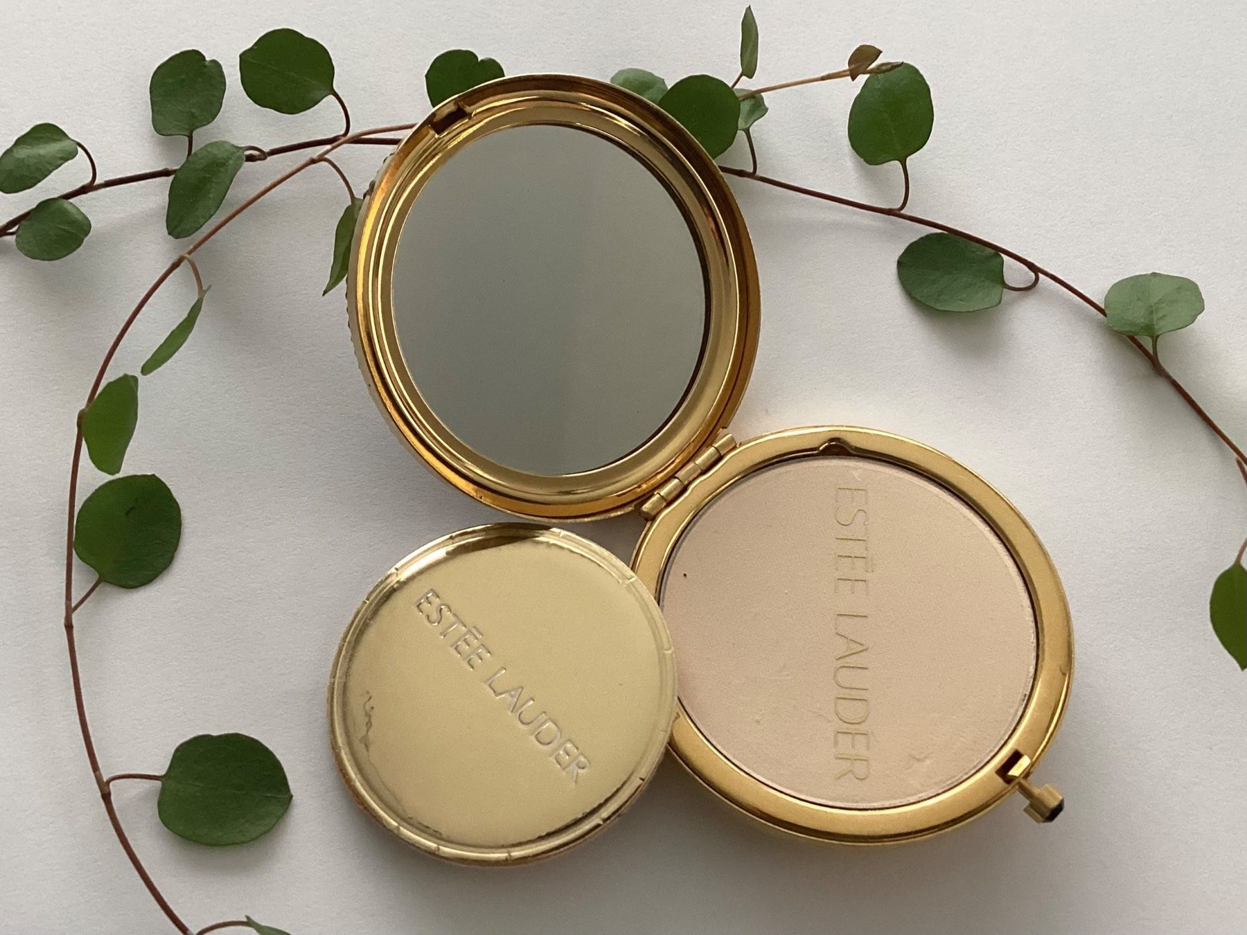 Estée Lauder Maquillage: Estee Lauder / Lucidity Puder Dose / Strass – D'occasion à Beinwil am See par kae_gh7c 3