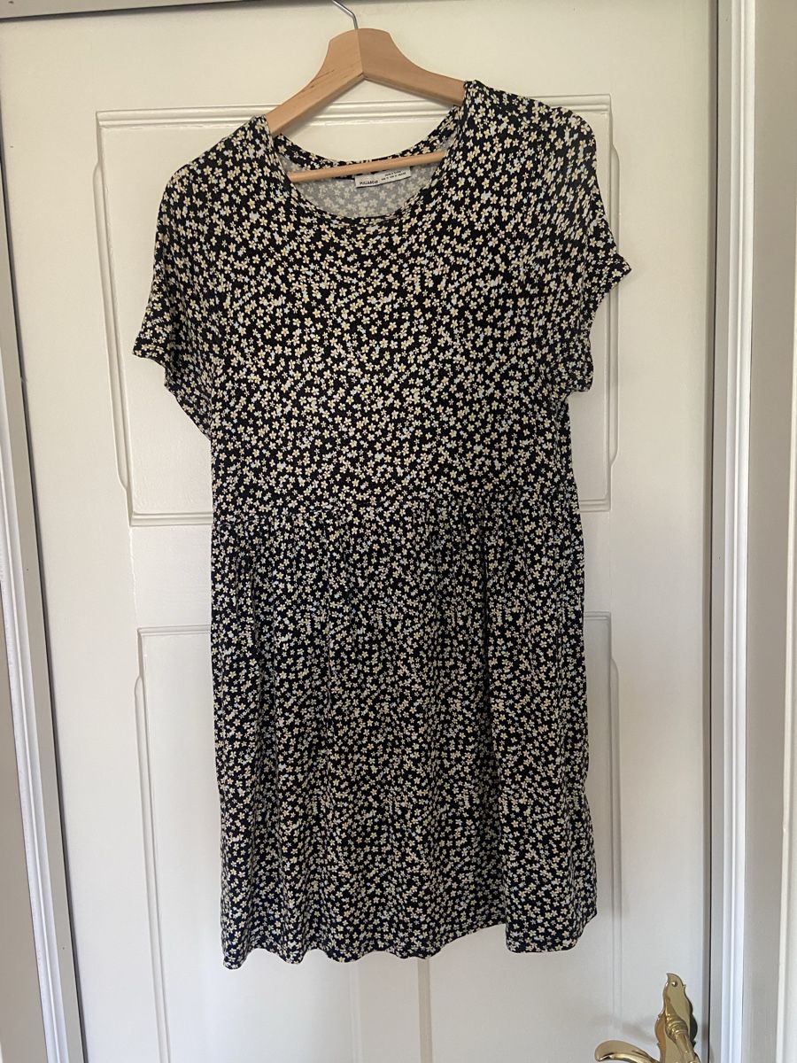 Pull&Bear Vestiti: Sommerliches Blümchen Kleid - Grösse M – Usato da Bern venduto da rah_fpy5
