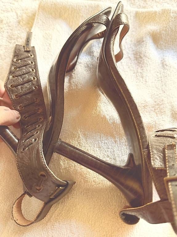 Scarpe da donna: Divers Chaussures cuire  Très bon état  – Usato da Troistorrents venduto da rabz 3