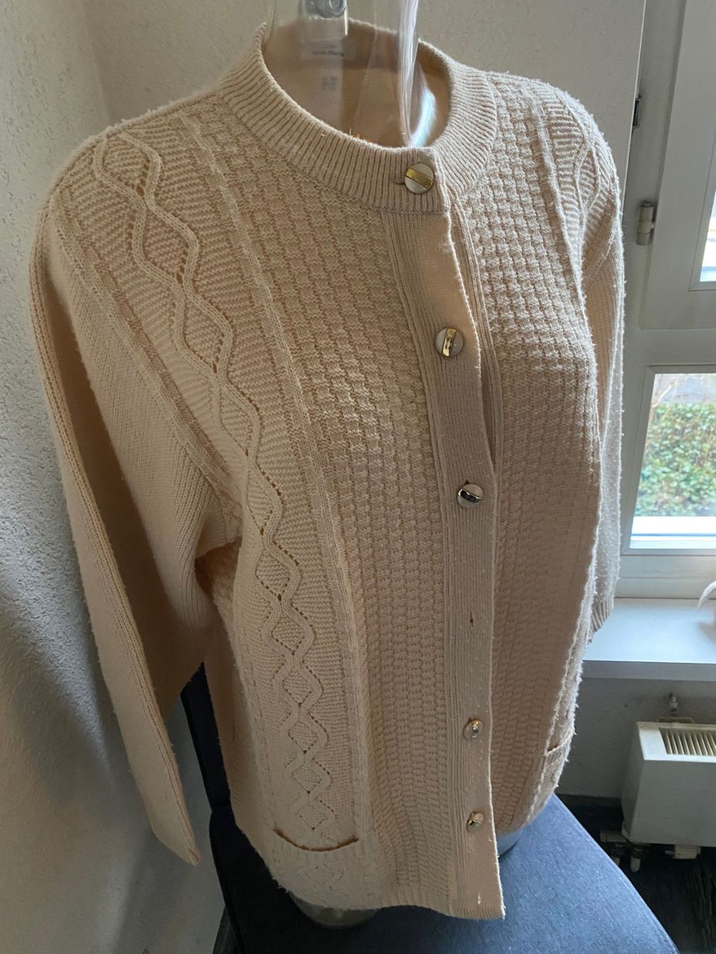 Giacche: Strickjacke beige Grösse 42 – Usato da Allenwinden venduto da Obalu 2