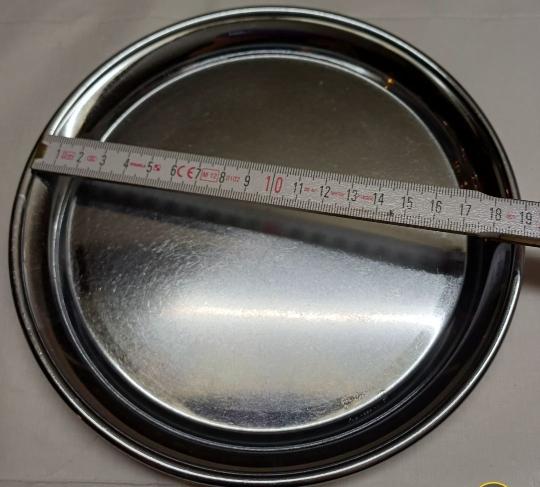 Piatti di portata: schönes Metall Serviertablett, rund, Durchmesser 20cm, vinta – Usato da Flaach venduto da ker_6ml7 1