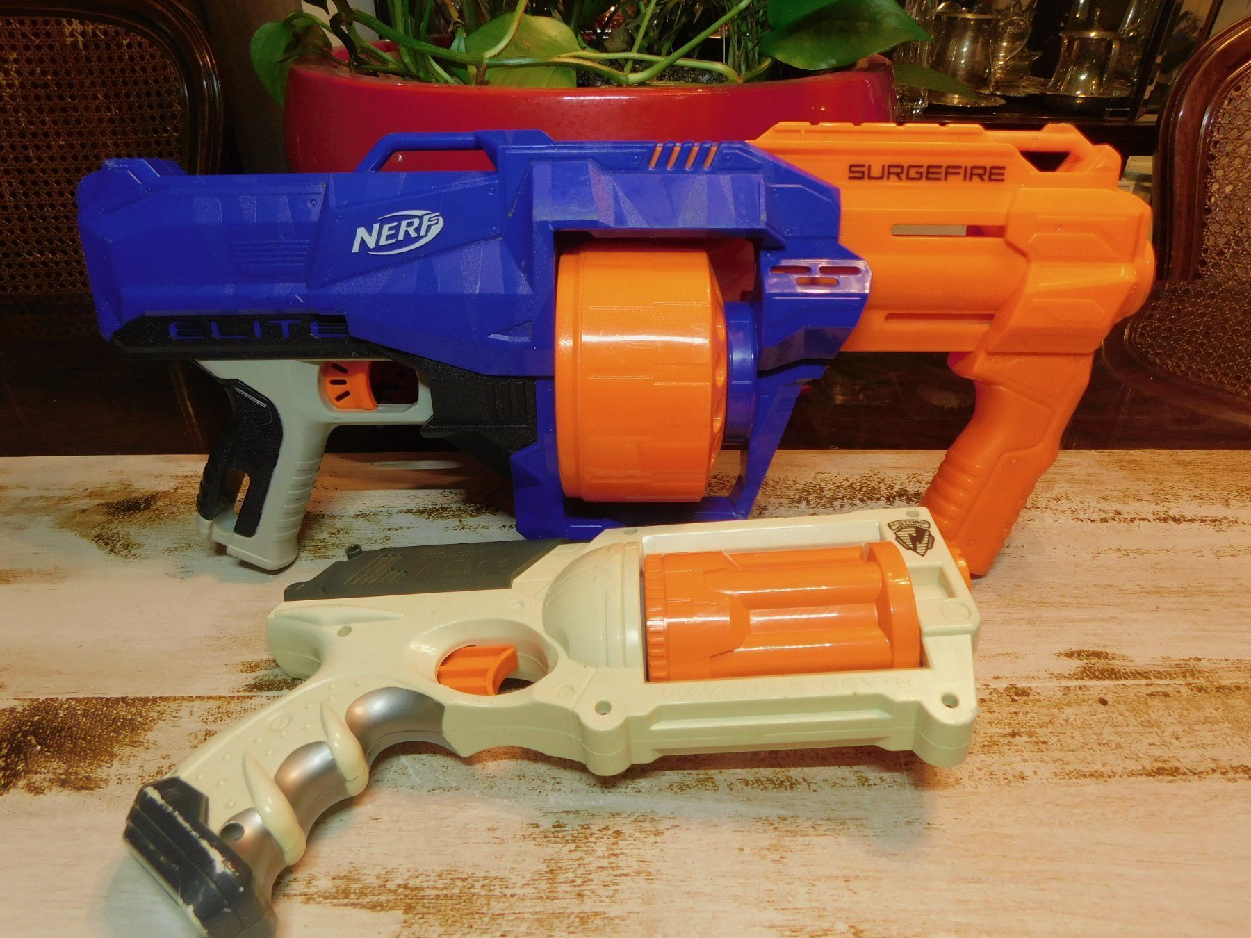 Nerf Giocattoli: 2 vintage NERF Blaster – Usato da Emmenbrücke venduto da Ulisse-22