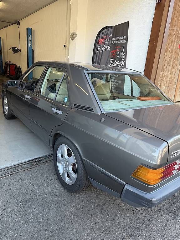 Autos: Mercedes-Benz 190E 2.0 Automat – Gebraucht aus Münchwilen AG von Vinnis 2