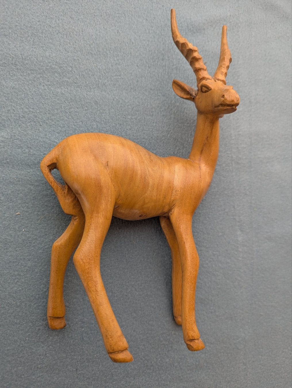 Statuette: Elegante Antilope, Handgeschnitzt 25cm – Usato da Goldingen venduto da YouAreMySunshine 2
