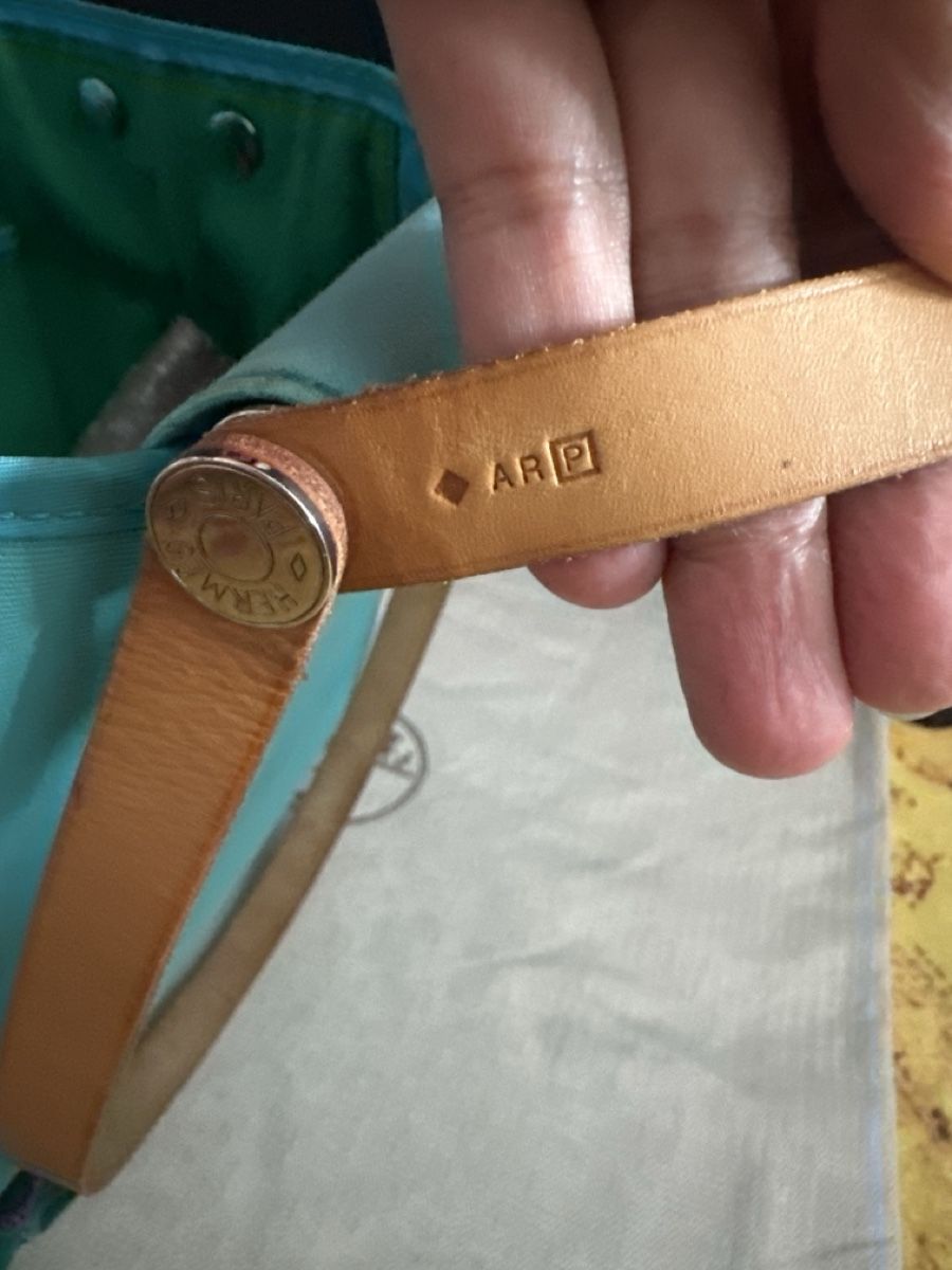 Hermès Sacs femmes: Sac Cabag 32 Twist Officier Bicolore – D'occasion à Heimberg par Sabe_Frau 6