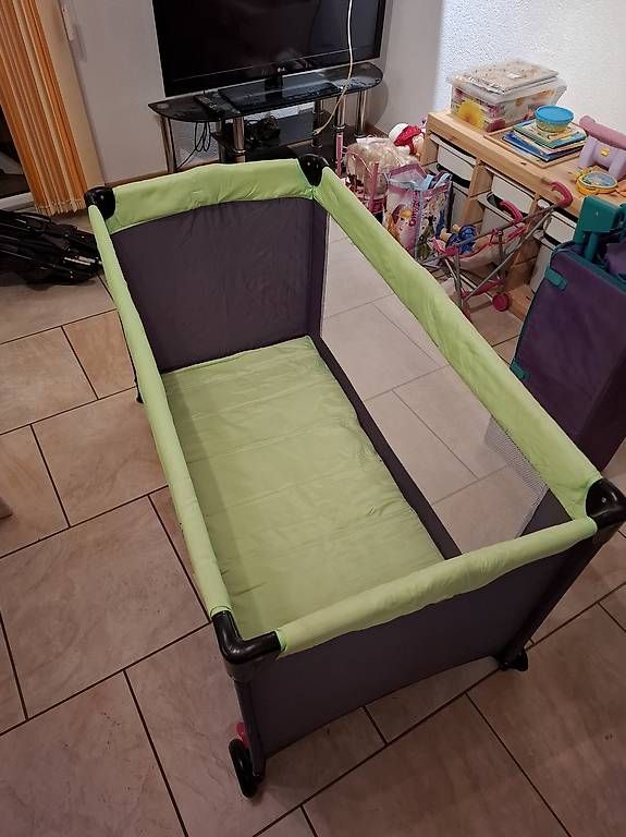 Lits: Lit de voyage pour bébé – D'occasion à Savagnier par Chrix65 2