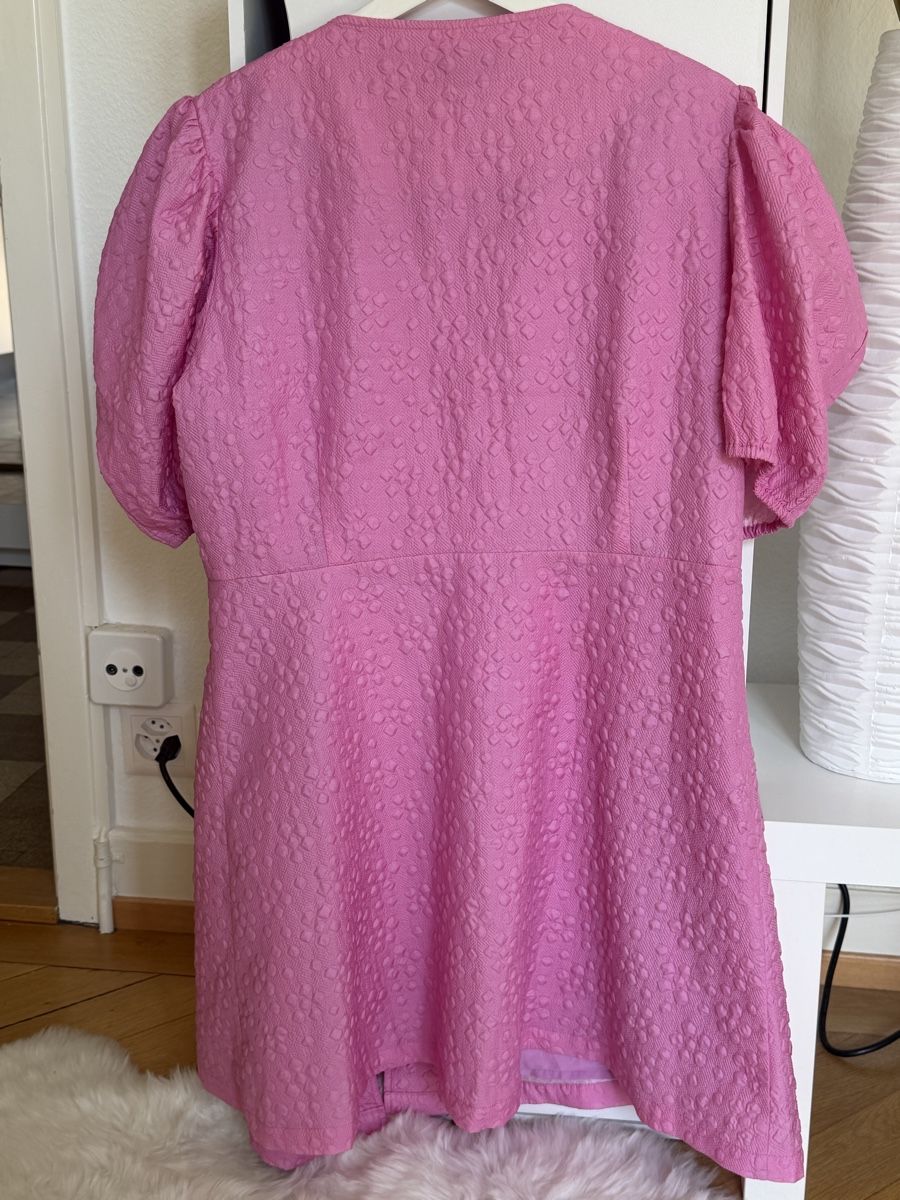 Vestiti: Robe Sister Jane rose taille L+ avec boutons fleurs – Nuovo (secondo la descrizione) da Renens VD venduto da Ana-Maria1311 4