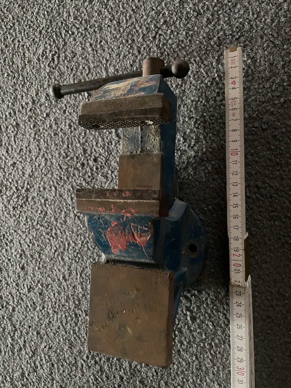 Tutti gli attrezzi: Schraubstock gross ca 5.5kg – Usato da Esslingen venduto da Zeppi1