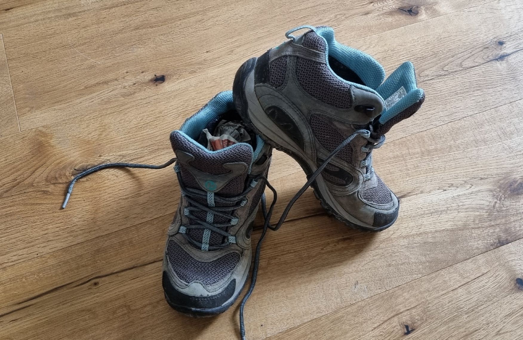 Scarpe da donna: Merrell Hiking shoes (38) – Usato da Wabern venduto da ravi3084
