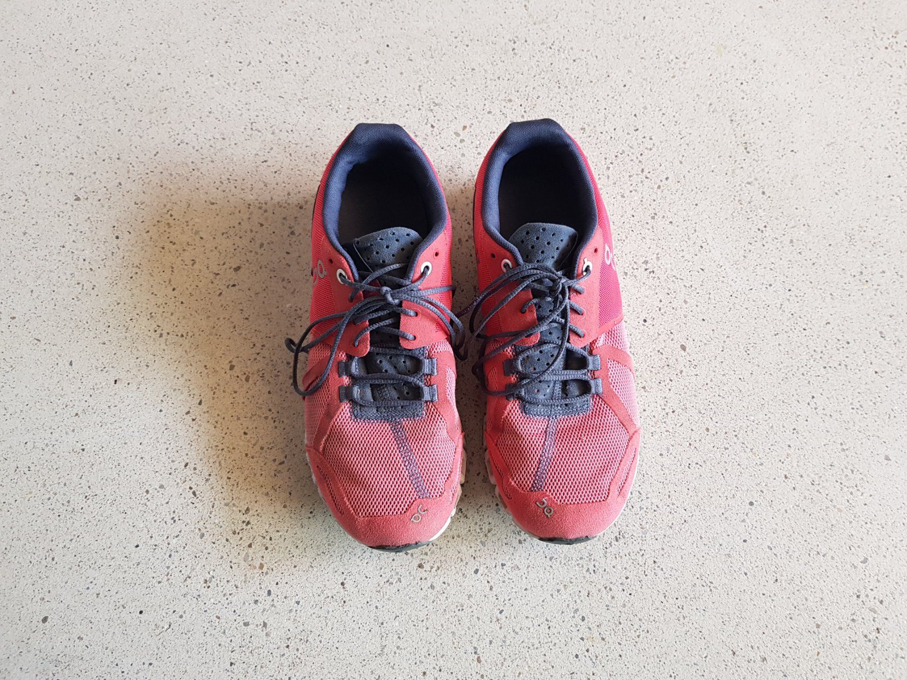 Scarpe da donna: ON Damen Laufschuh Grösse 40 – Usato da Basel venduto da chien008 1
