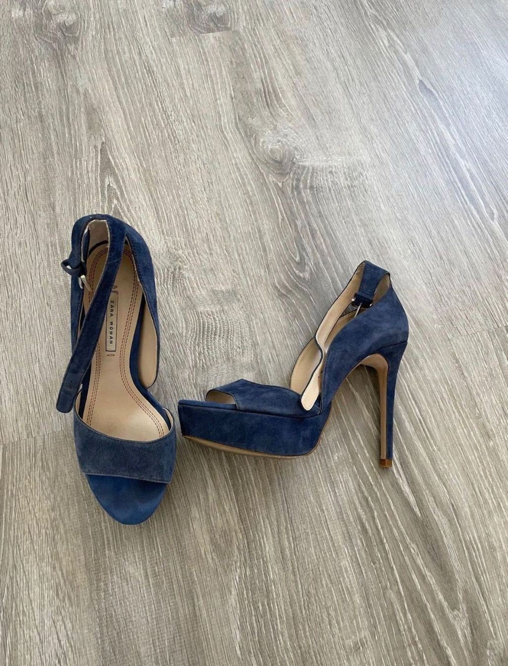 Zara Damenschuhe: Sandals au talons bleu daim 37 – Gebraucht aus La Croix (Lutry) von secondhandZara