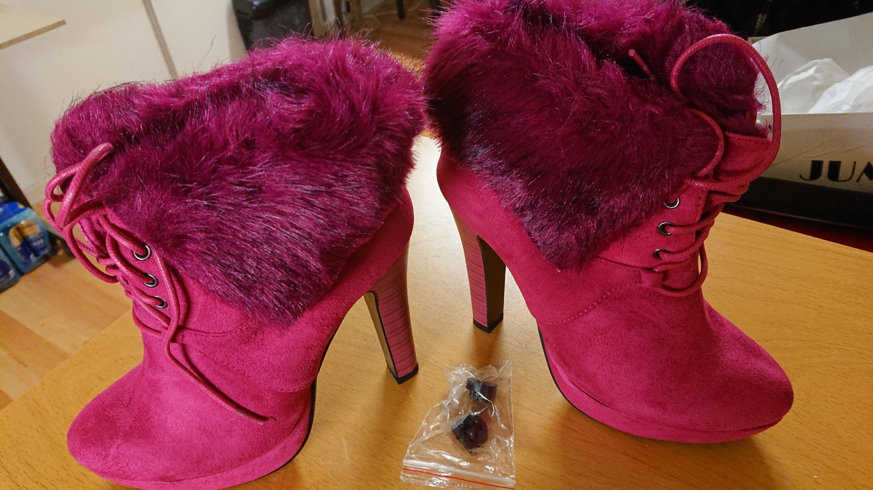Scarpe da donna: Damenpumps in Rot, Grösse 36 – Nuovo e nell'imballaggio originale da Reinach BL venduto da Hampe45