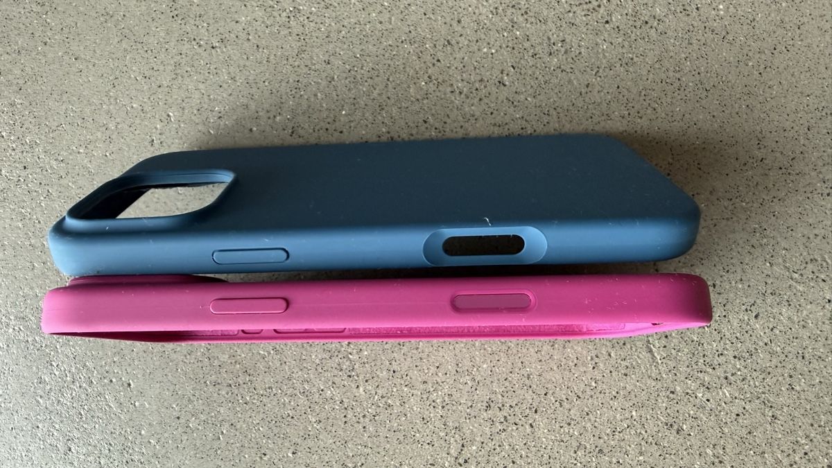 Apple Cover & Protezioni schermo: Cover Silikon iPhone 16 Pro Max – Usato da Luzern venduto da mar_x96f 2