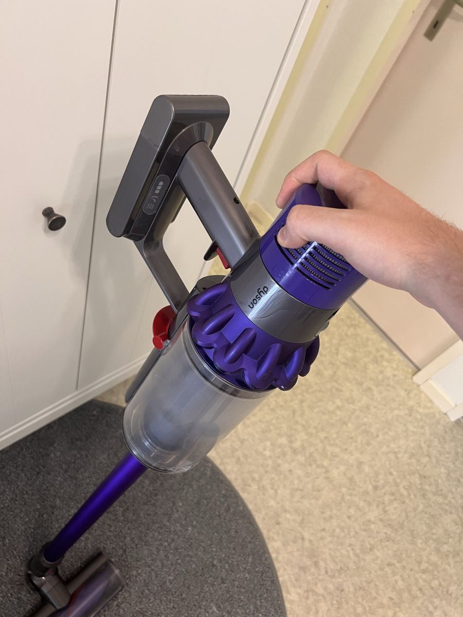 Dyson Staubsauger & Zubehör: Dyson V10 Akku Staubsauger – Neu (gemäss Beschreibung) aus Basel von caj_l6qk 2
