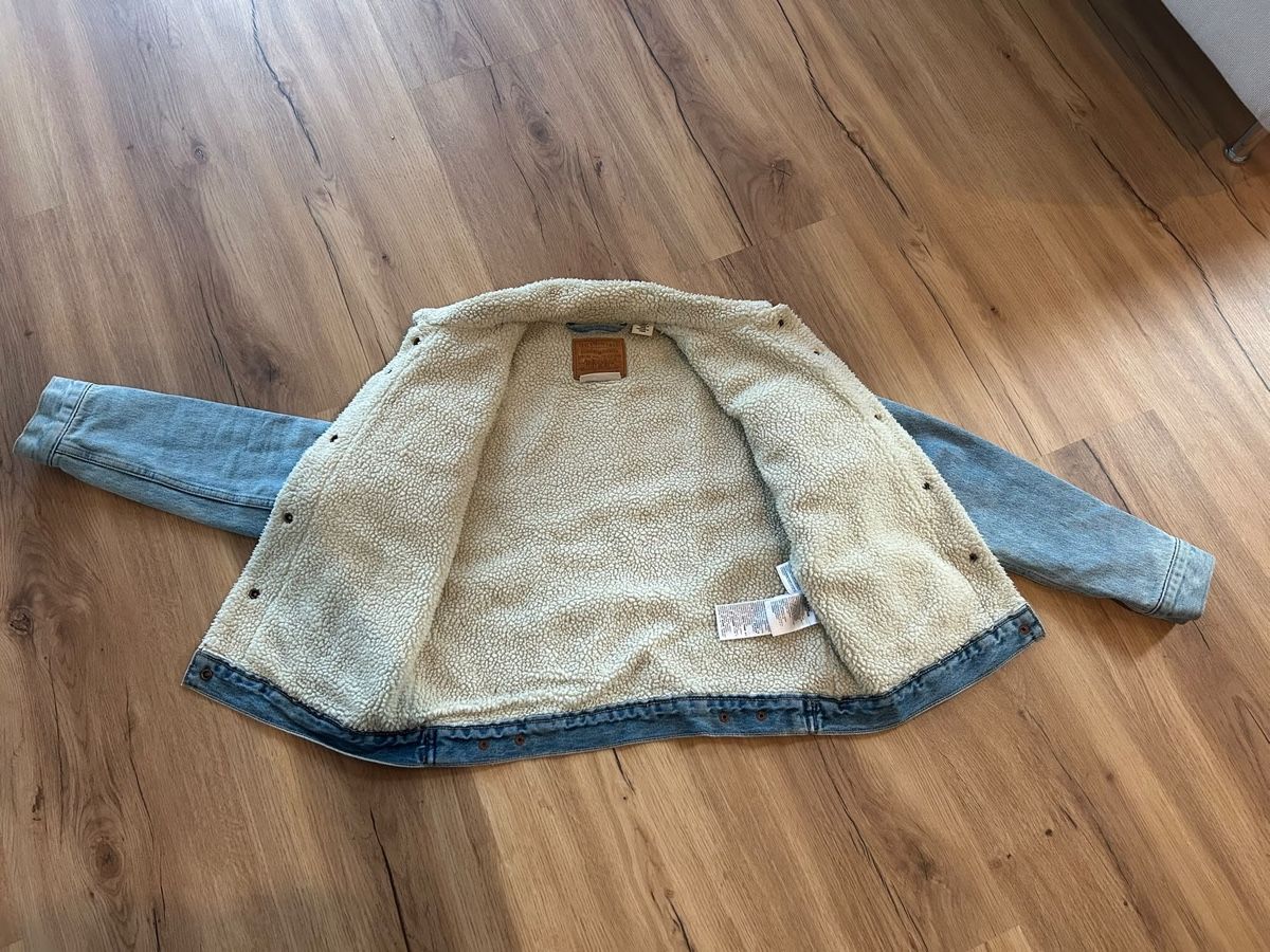 Levi's Vestes: Levi's Jeansjacke – D'occasion à Rüfenacht BE par captainamerica_1 1