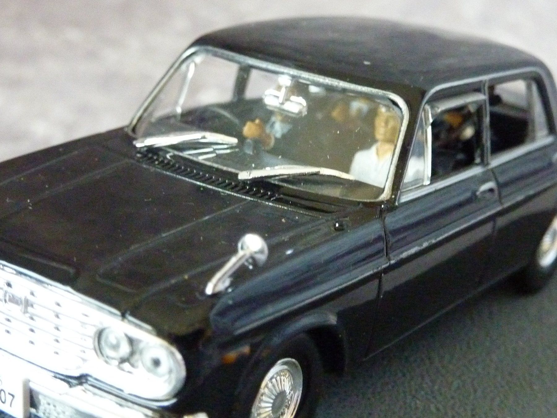 Toyota Modellini d'auto: Toyota Crown James Bond  1:43 – Nuovo (secondo la descrizione) da Dürrenäsch venduto da modellautos4you 4