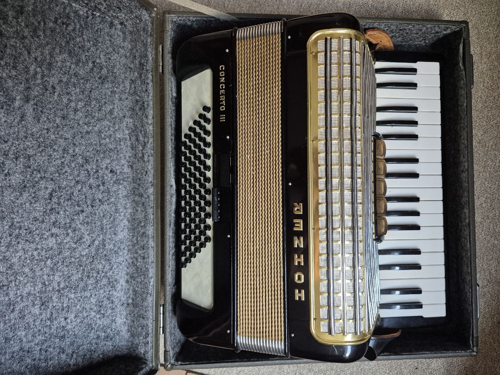 Hohner Musikinstrumente: Hohner Concerto III Akkordeon AB 1 FR! – Gebraucht aus Merlischachen von simplestuff123