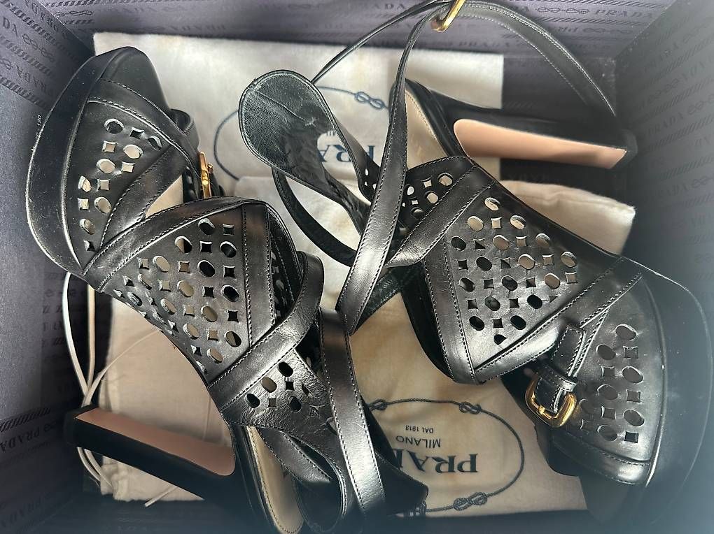 Prada Chaussures femmes: Prada Heels 38.5 nero – D'occasion à Riehen par flavi55