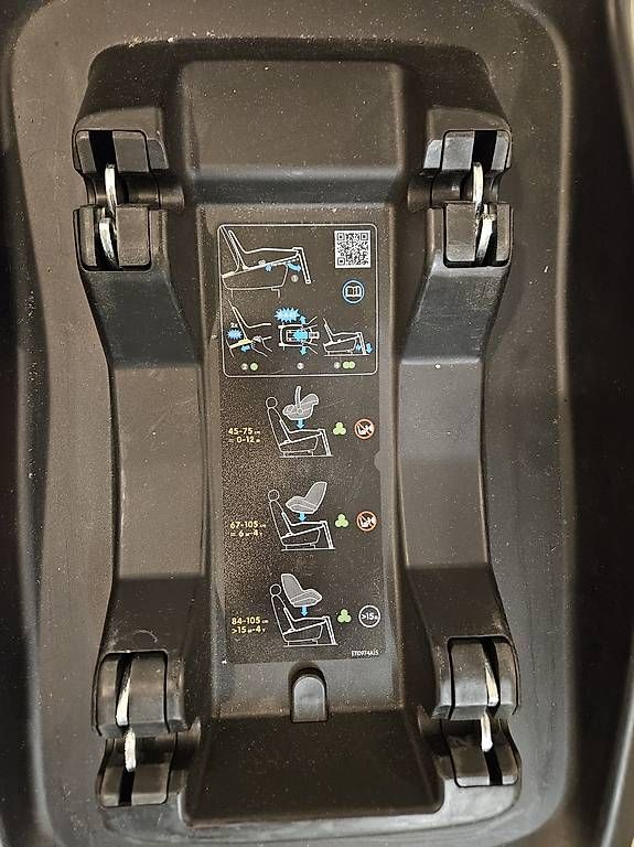 Seggiolini per auto: Isofix fürs Auto – Usato da Wittenbach venduto da lindazub 2