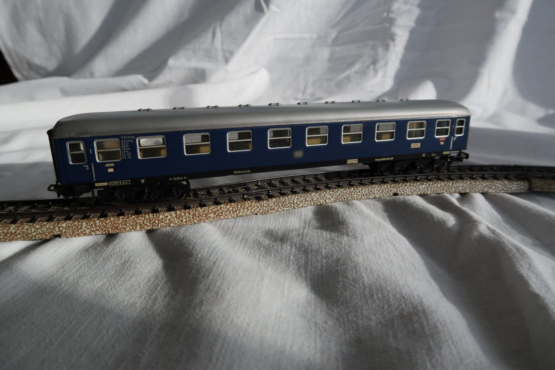 Märklin Modelleisenbahnen: Märklin 4053 Personenwagen – Gebraucht aus Hurden von Barth23