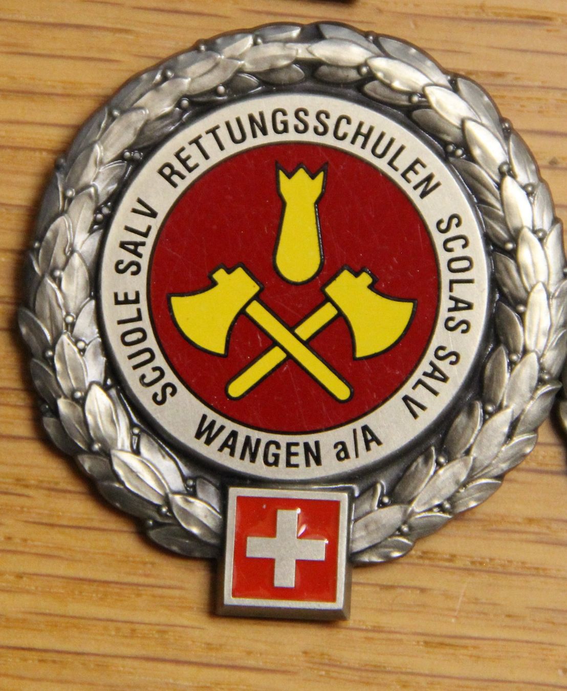 Schweizer Armee Placchette & Badge: Rettungsschulen Wangen an der Aare Beretemblem – Usato da Belp venduto da Tomsek
