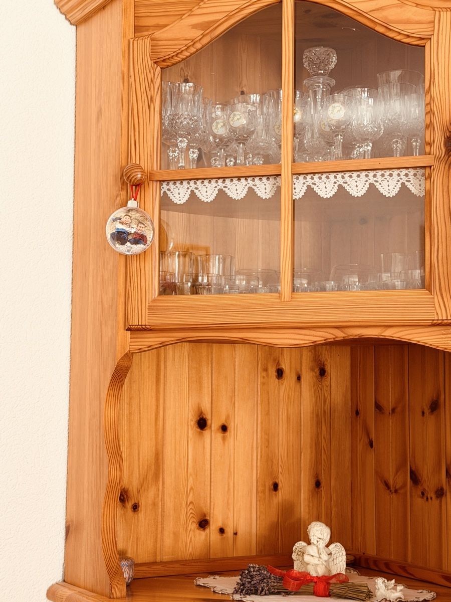Vetrine: Charmante vitrine d'angle en bois massif – Usato da Crans-Montana venduto da Fgmannarino 1