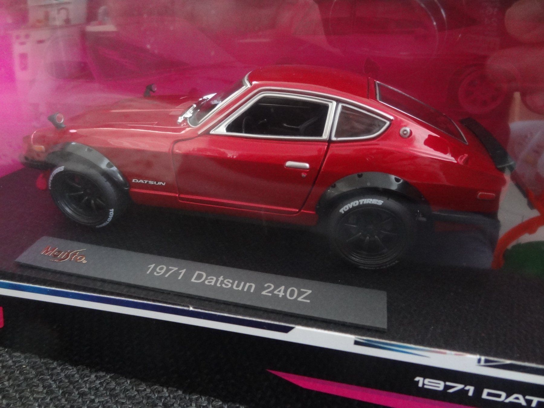 Maisto Modellautos: MAISTO 1971 Datsun Tokyo Mod 1:18 – Neu (gemäss Beschreibung) aus Lyss von Famicom 2