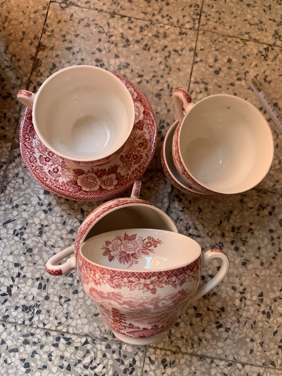 Set di piatti: Piatti porcellana e tazze caffè – Usato da Airolo venduto da Truzz 7