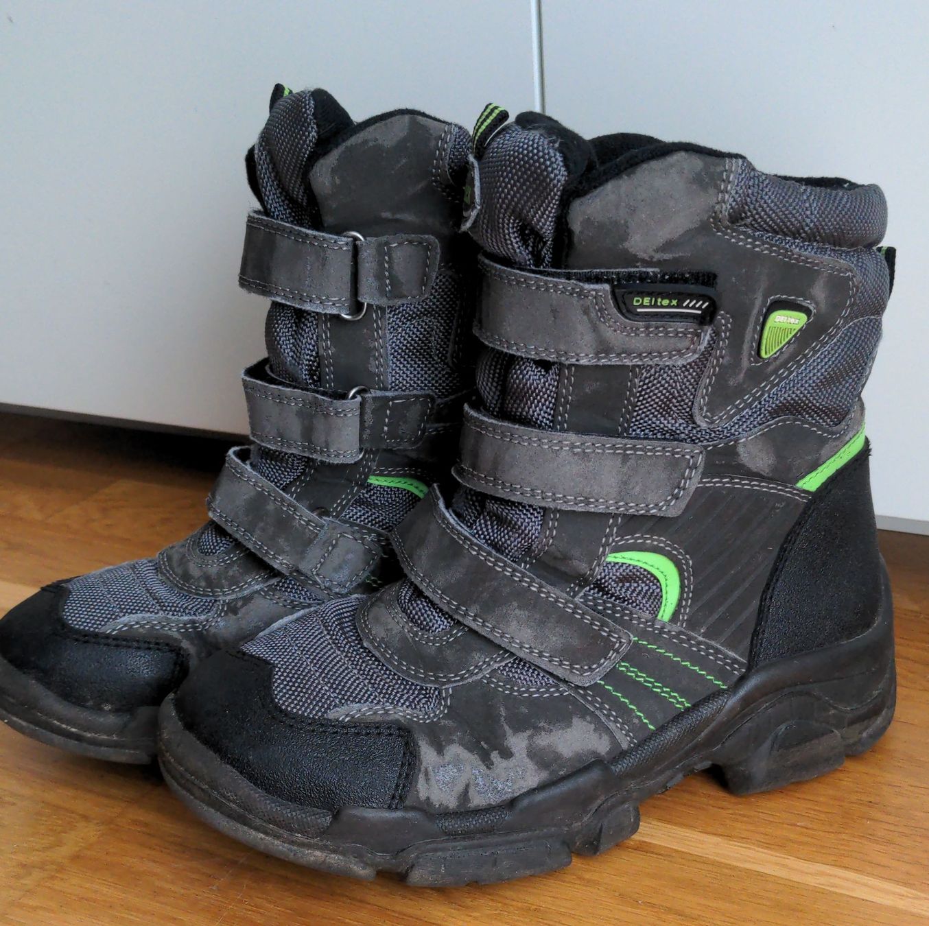 Scarpe per ragazzi: Winterstiefel Gr. 35 – Usato da Sutz venduto da Rawypp